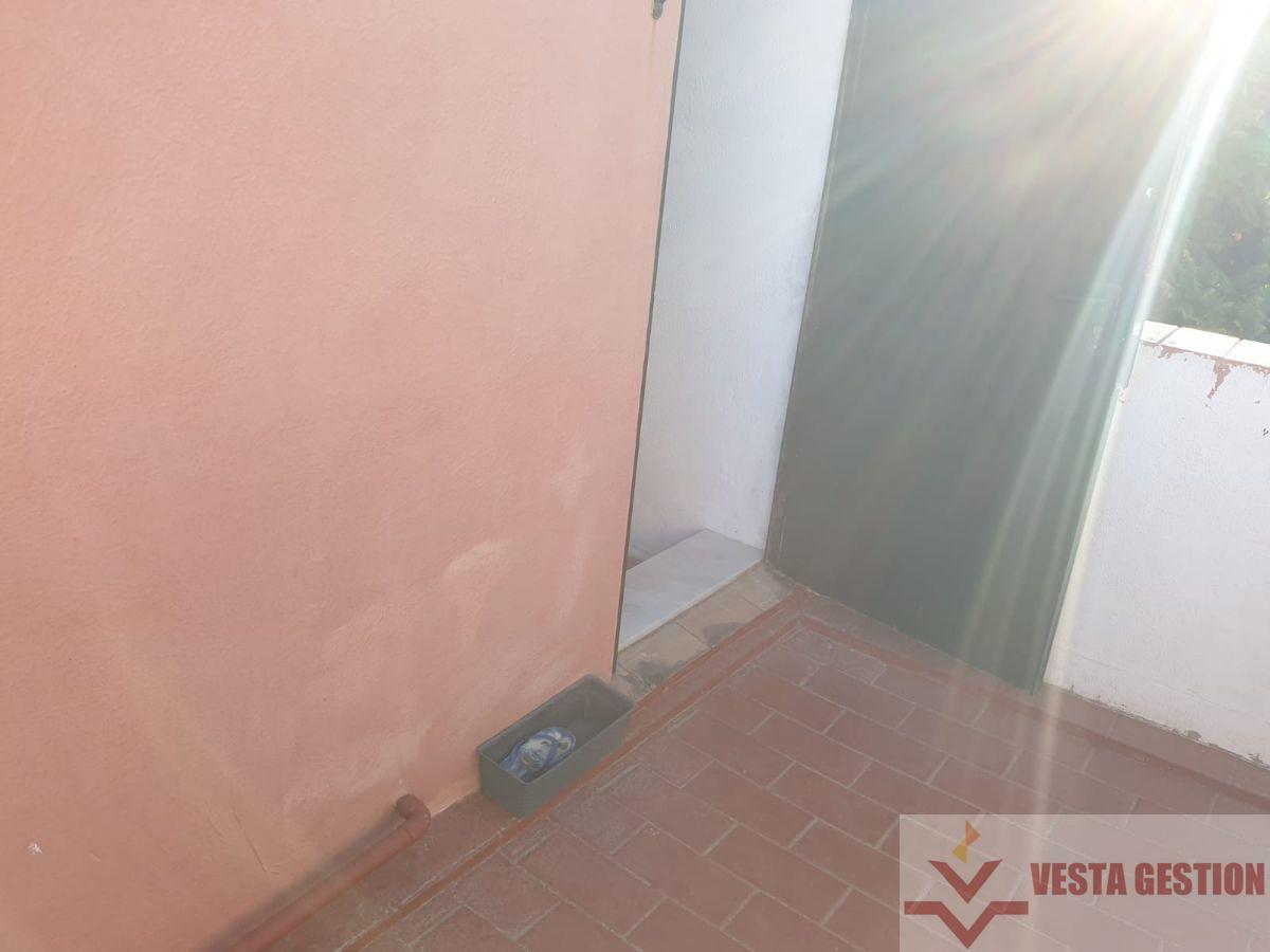 For sale of house in San Fernando