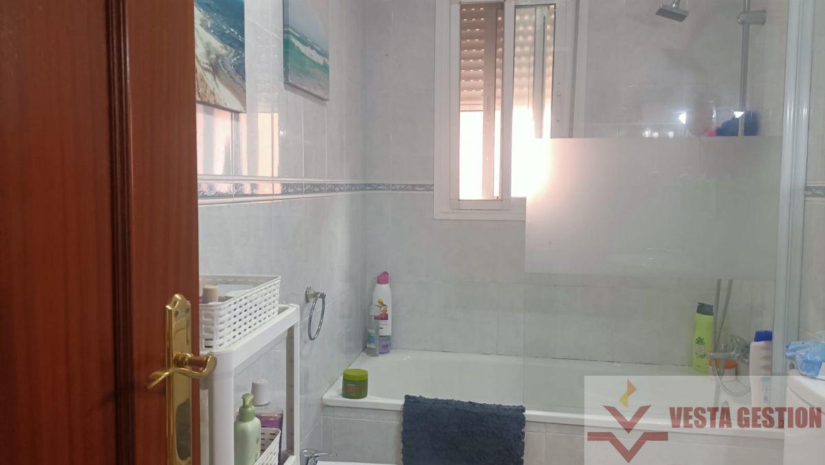 For sale of house in San Fernando