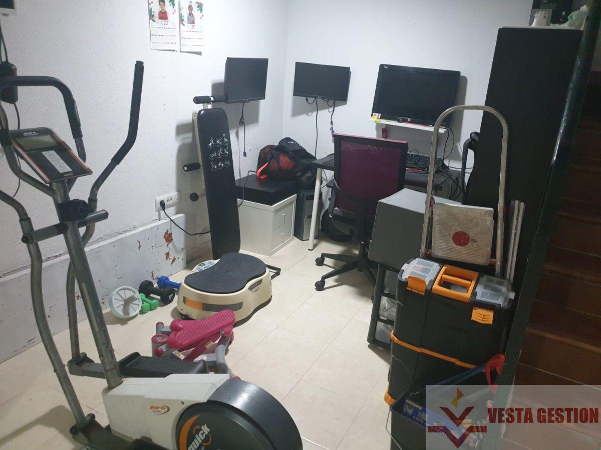 For sale of house in San Fernando
