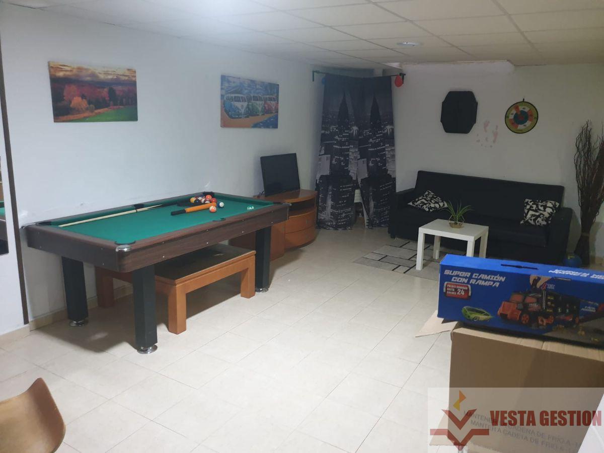 For sale of house in San Fernando