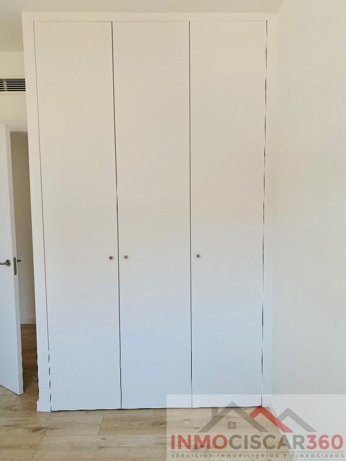 Kleiderschrank