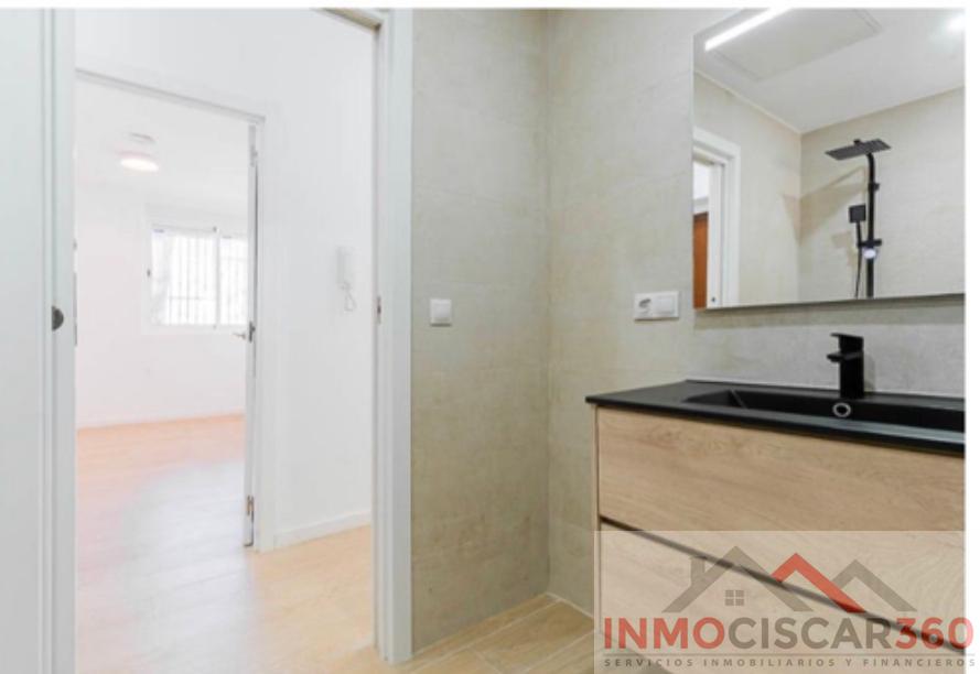 For sale of ground floor in Valencia