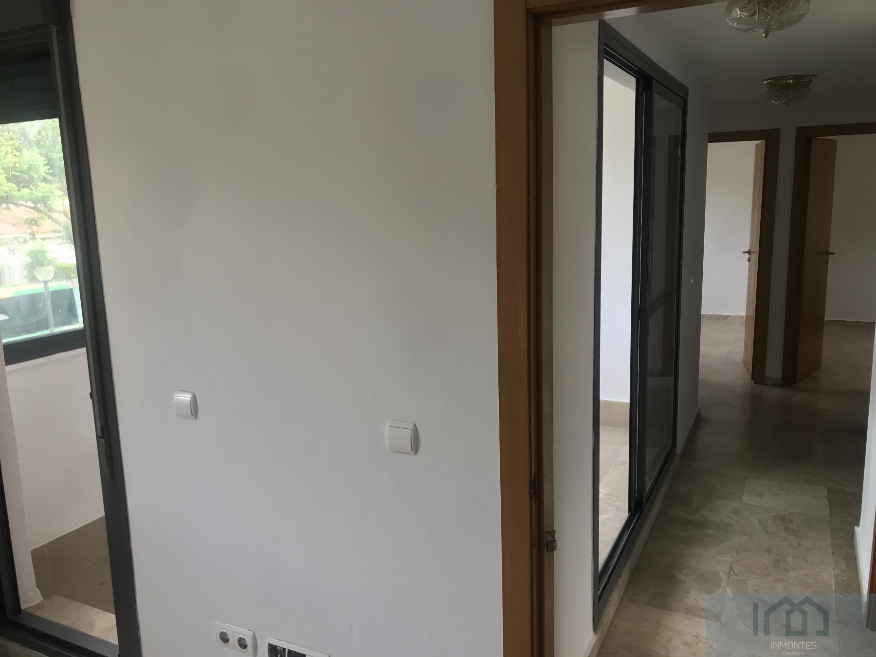 For sale of house in Mairena del Aljarafe
