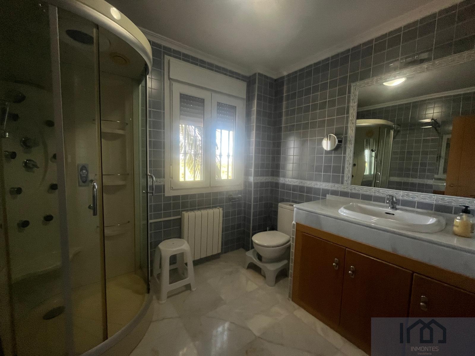 For sale of house in Espartinas