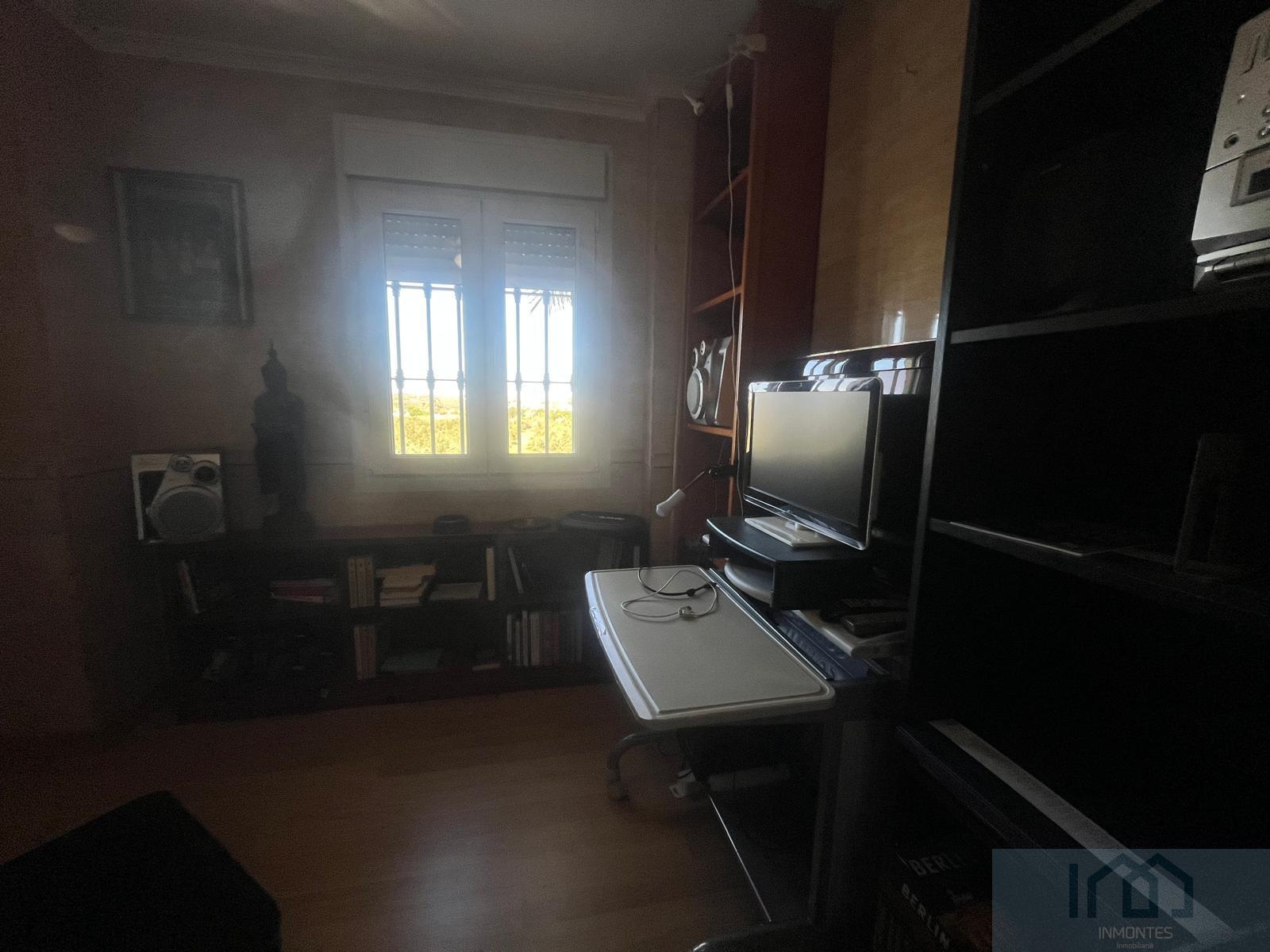 For sale of house in Espartinas