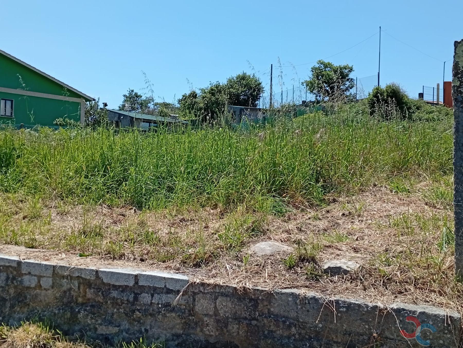 For sale of land in Marín