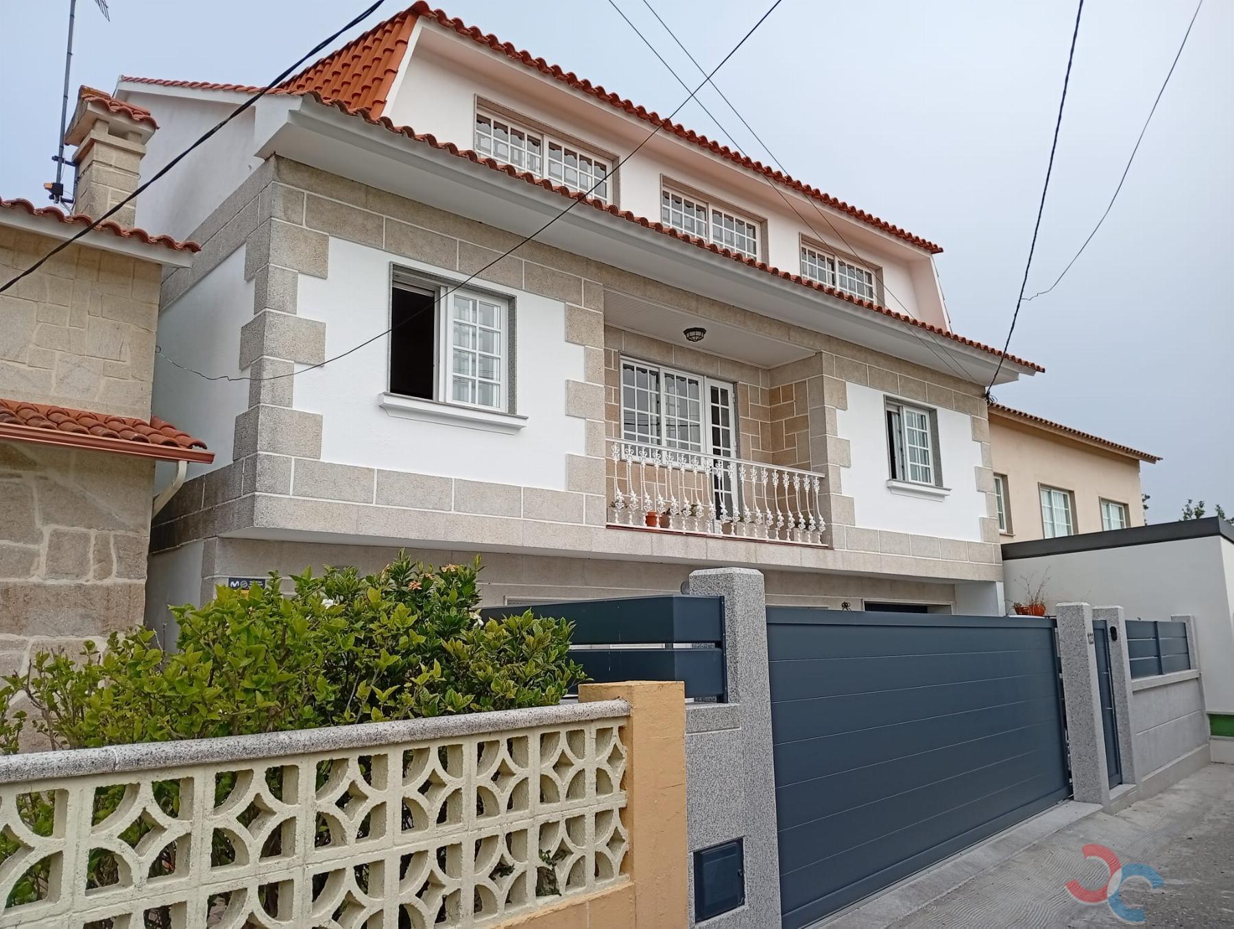 For sale of chalet in Marín