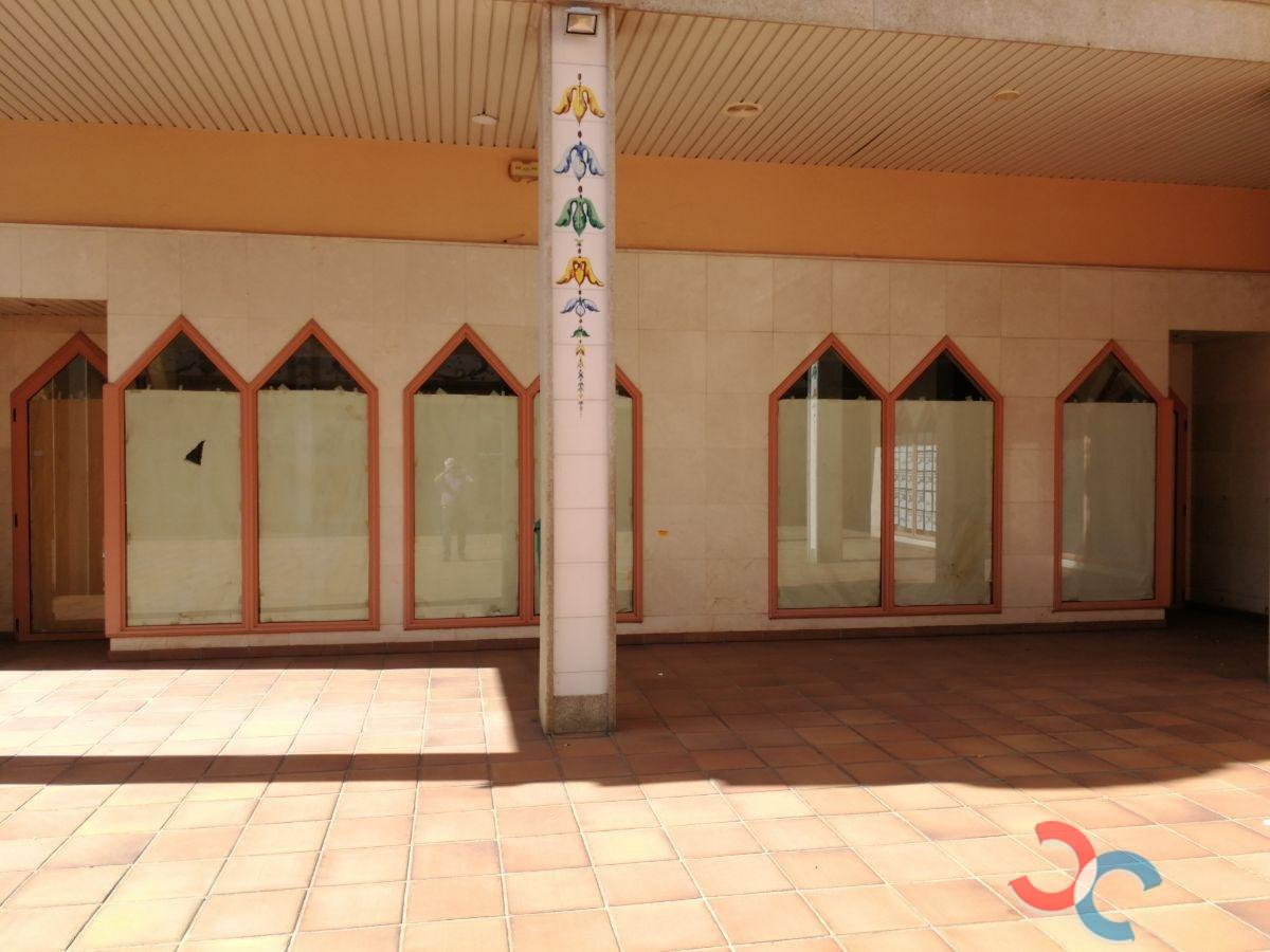 For sale of premises in Marín