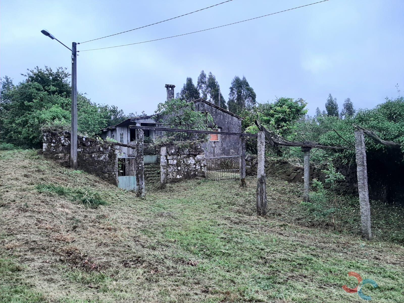 For sale of house in Campo Lameiro