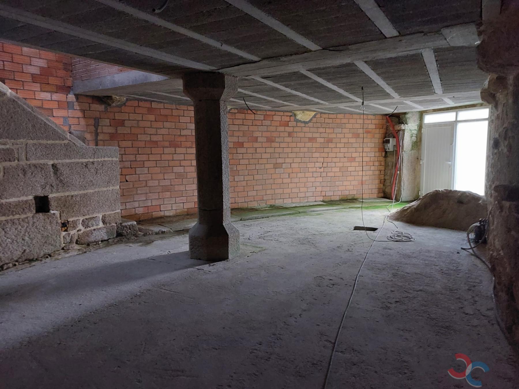 For sale of house in A Lama