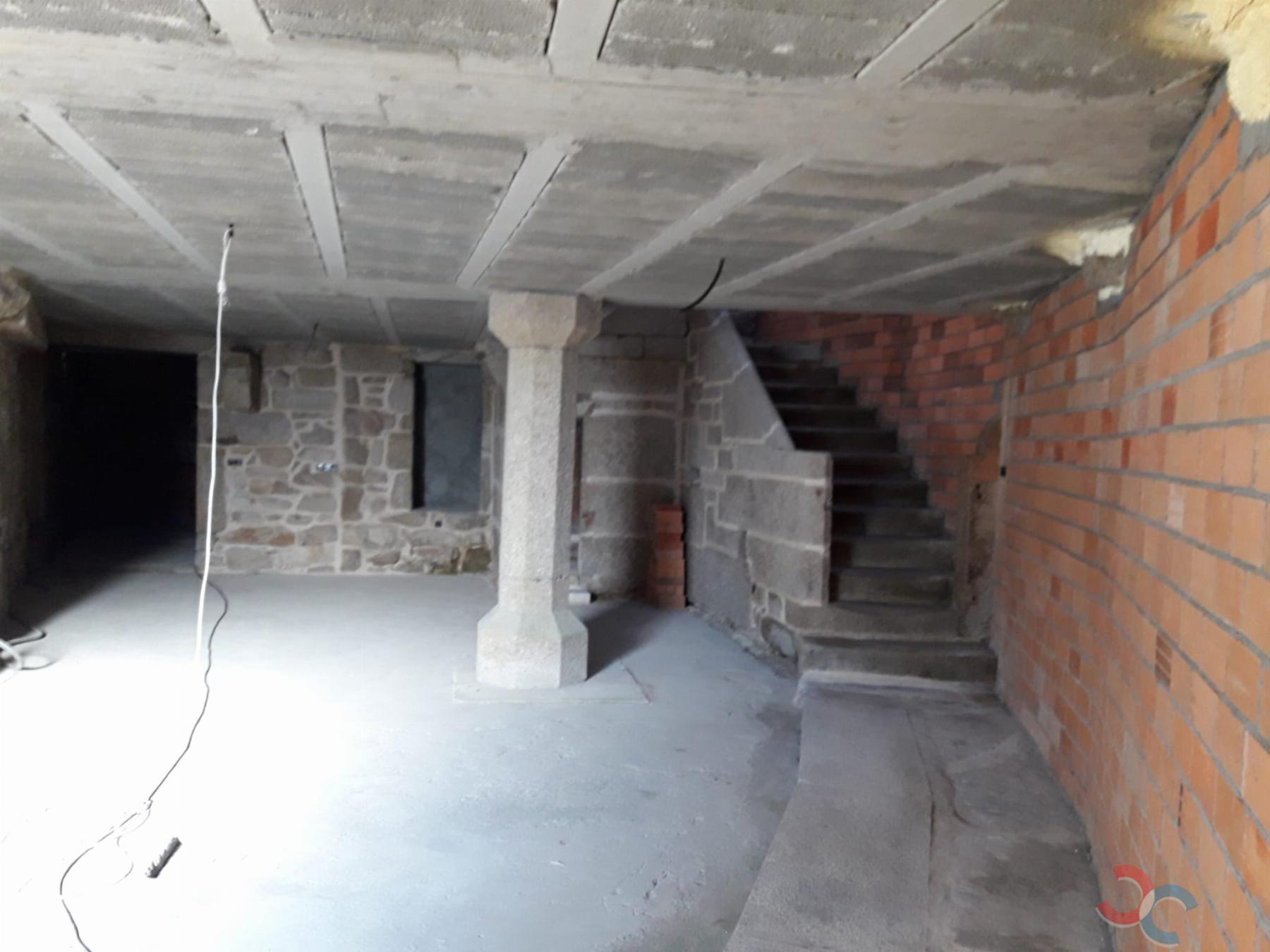 For sale of house in A Lama