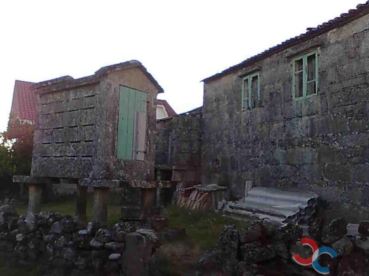 Venda de casa em Ponte Caldelas