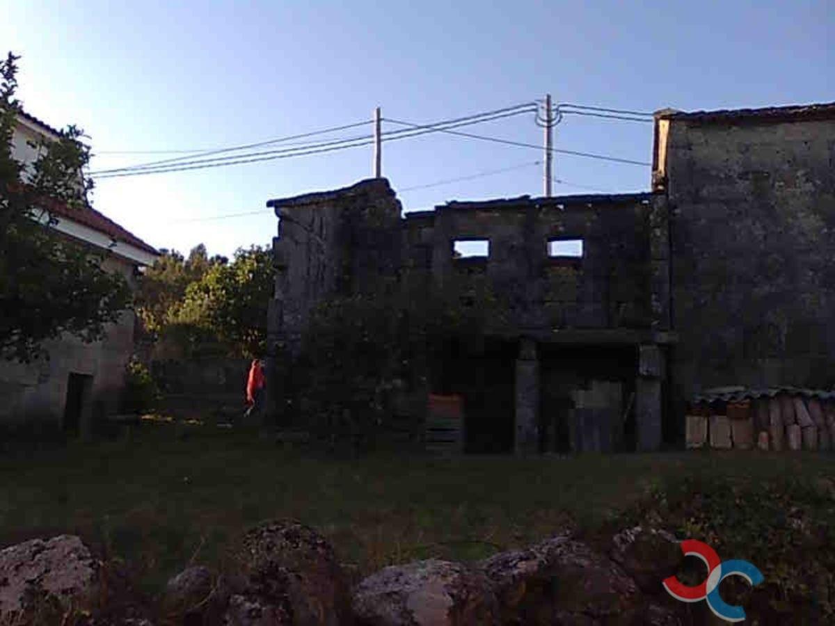 Venda de casa em Ponte Caldelas