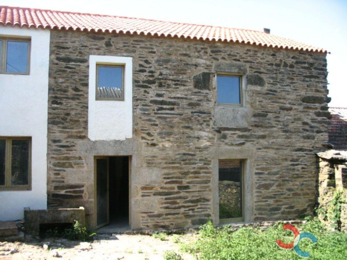 Venda de casa em Forcarei