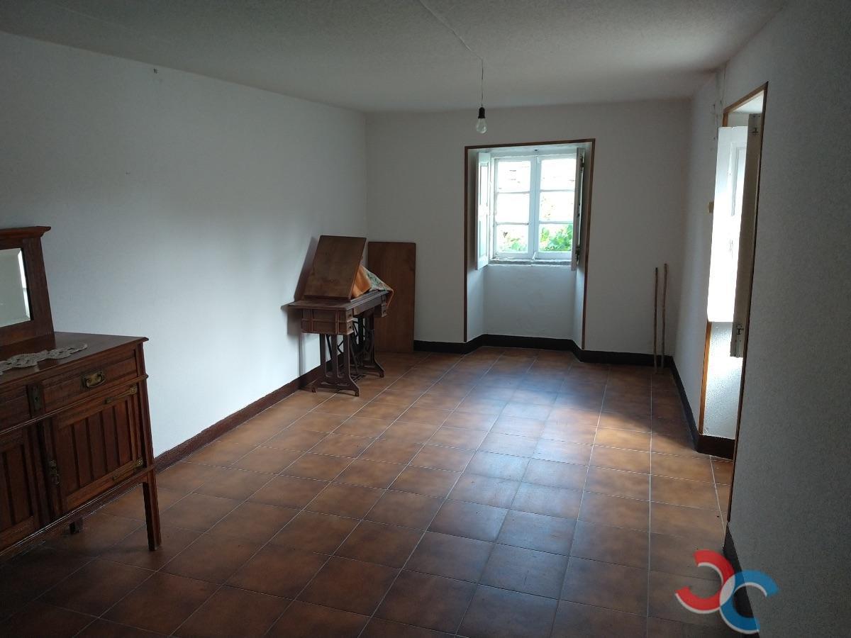 For sale of house in Castroverde