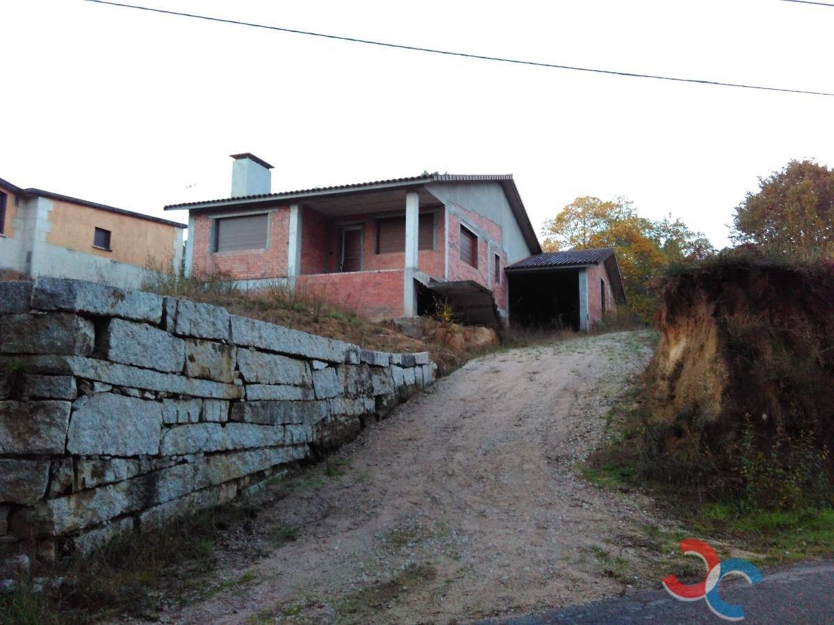 For sale of house in Salvaterra de Miño