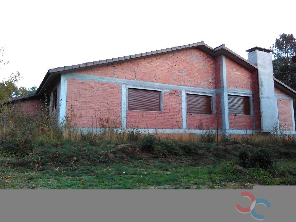 For sale of house in Salvaterra de Miño