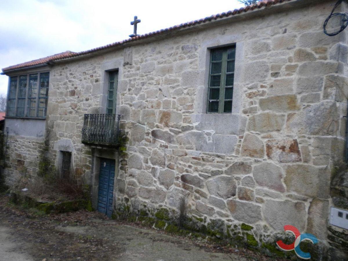 For sale of house in Rodeiro