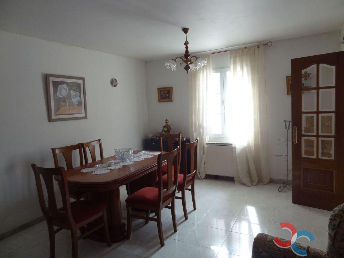 For sale of house in Cerdedo