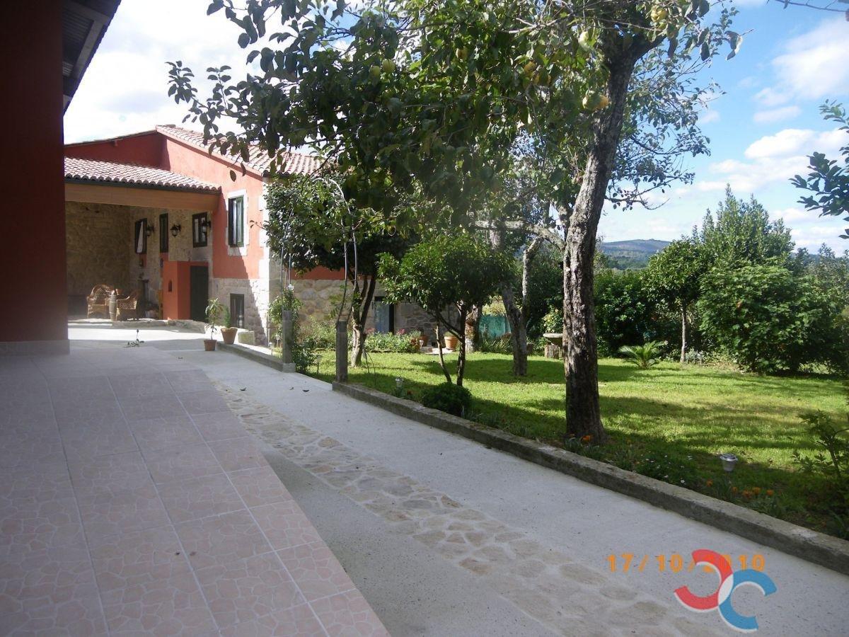 For sale of hotel in Silleda
