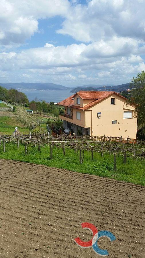 For sale of house in Bueu