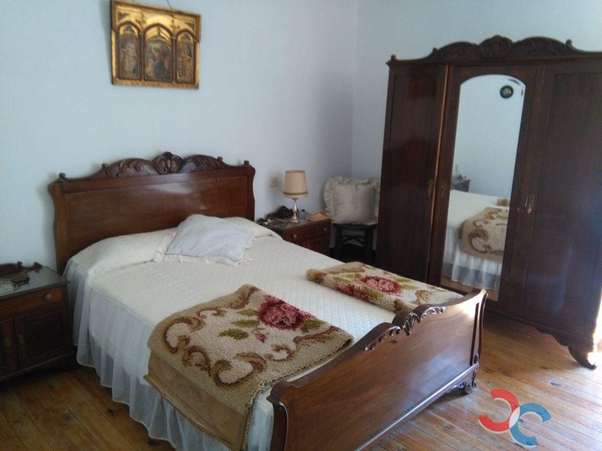 For sale of house in Padrenda