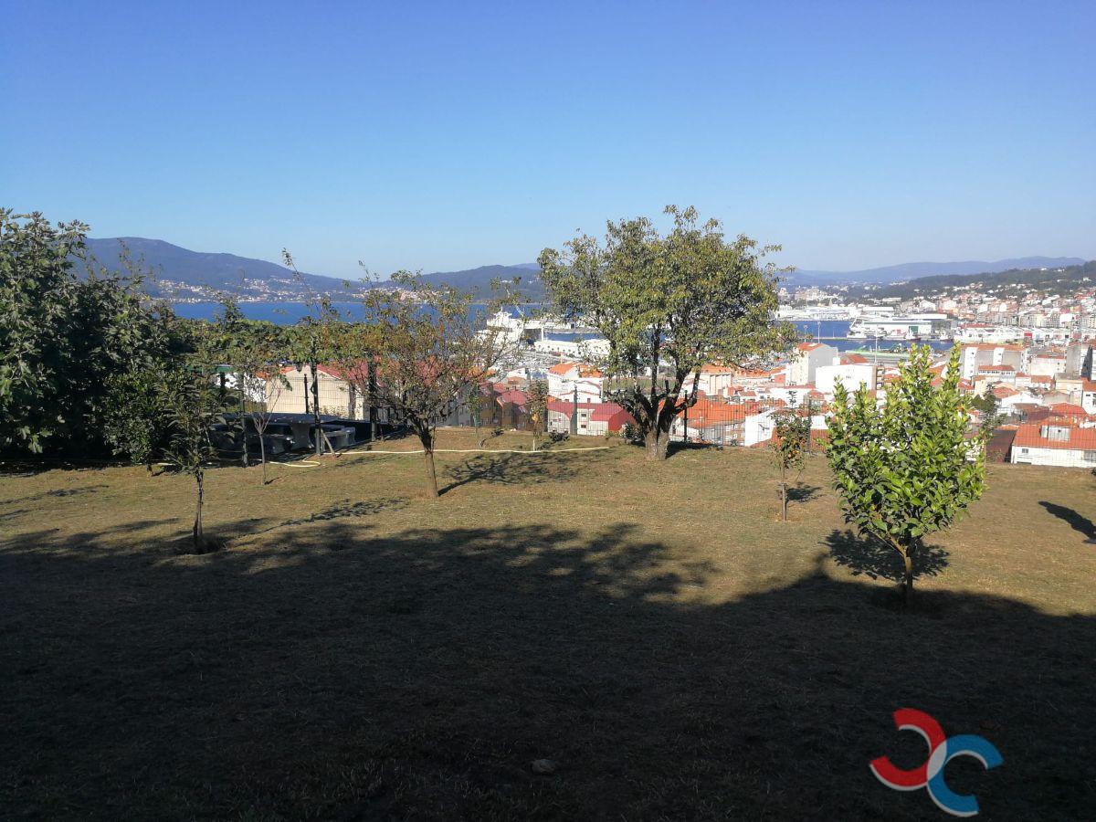 For sale of land in Marín