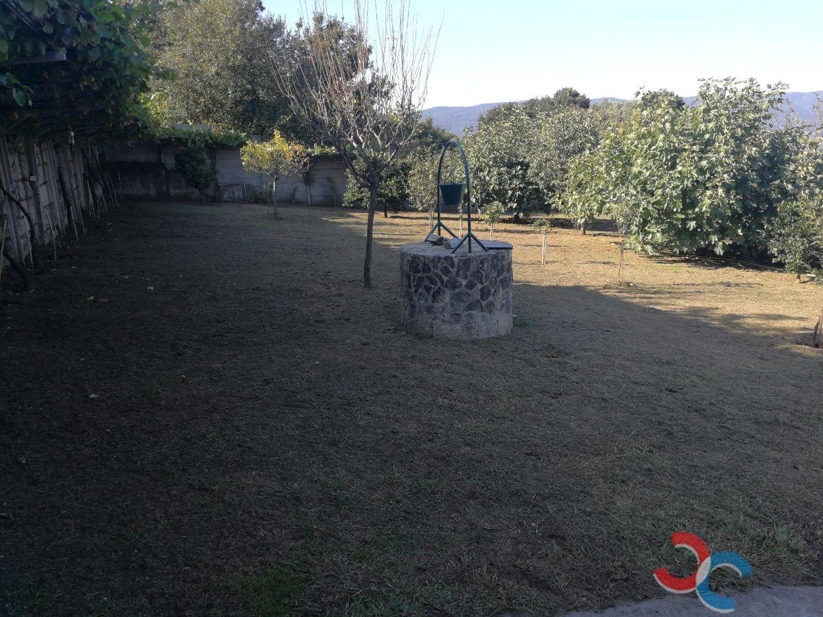 For sale of land in Marín