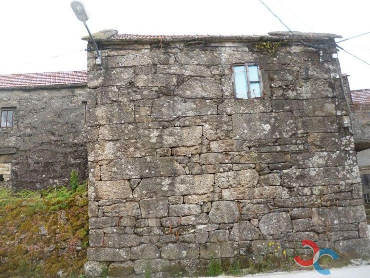 For sale of house in A Lama