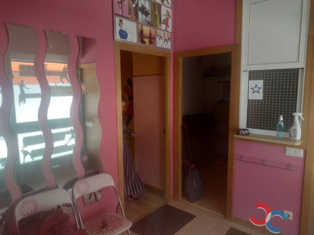 For sale of premises in Marín