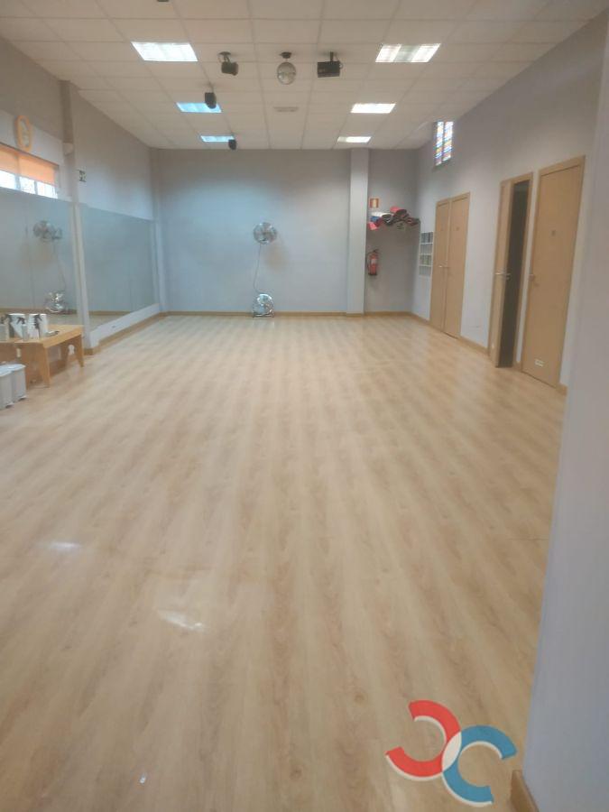 For sale of premises in Marín