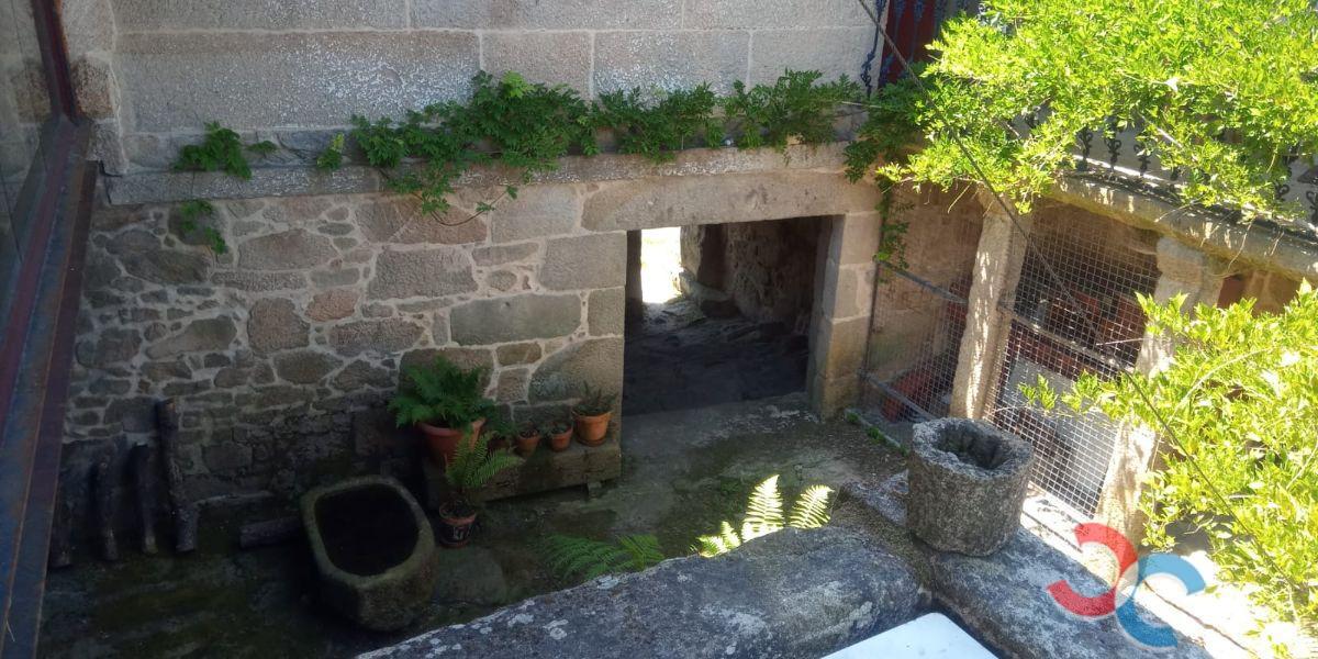 For sale of house in Campo Lameiro