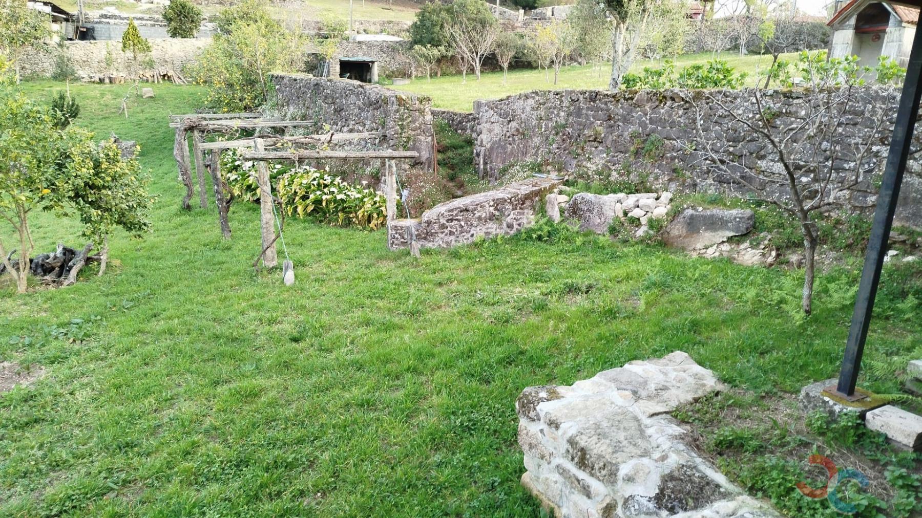 For sale of house in Campo Lameiro