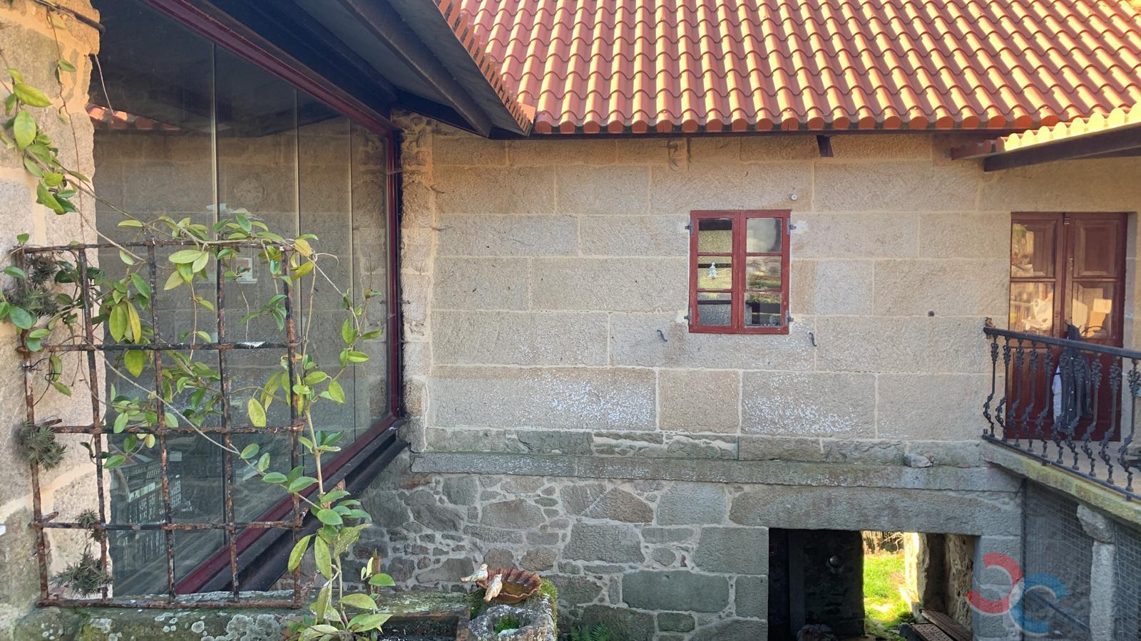 For sale of house in Campo Lameiro