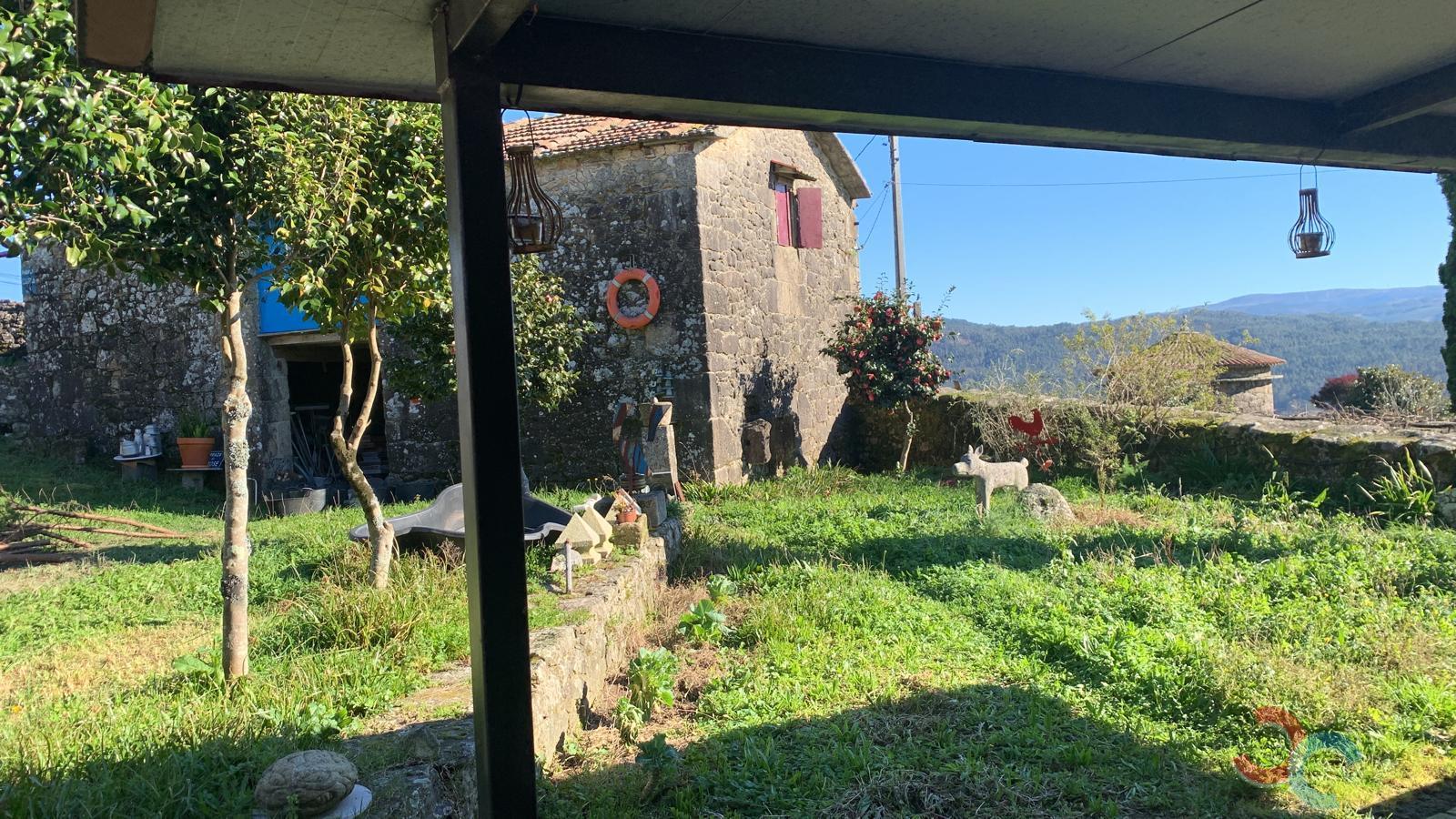 For sale of house in Campo Lameiro