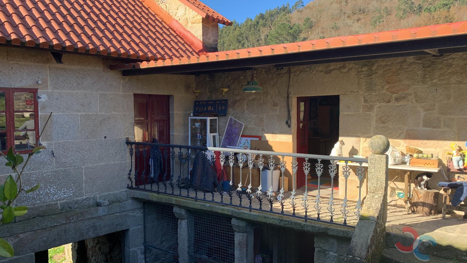 For sale of house in Campo Lameiro