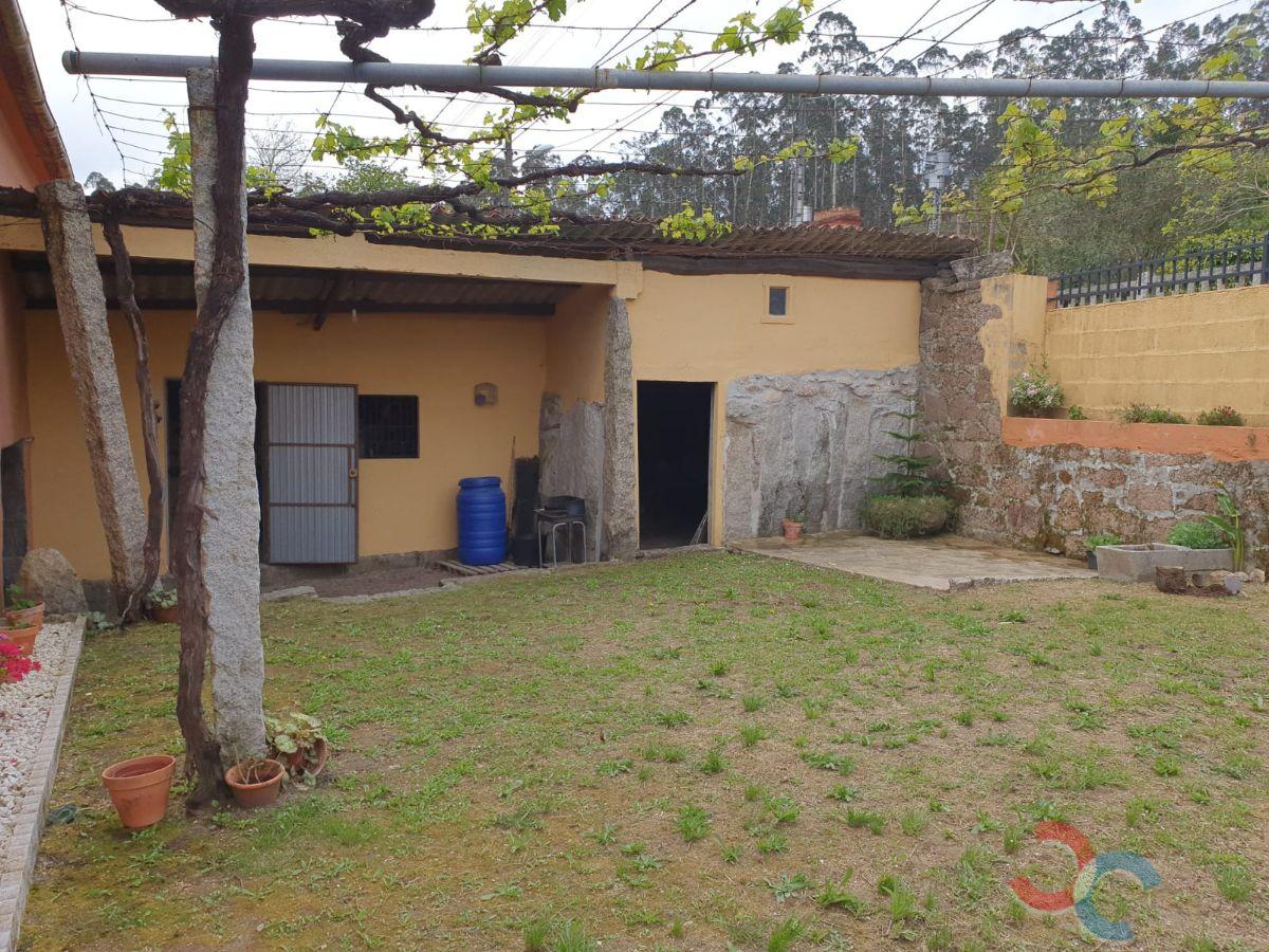 For sale of house in Caldas de Reis