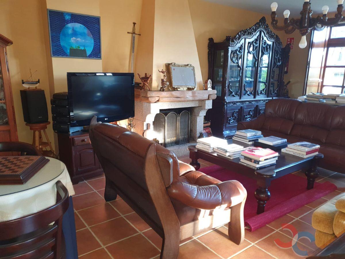 For sale of house in Combarro