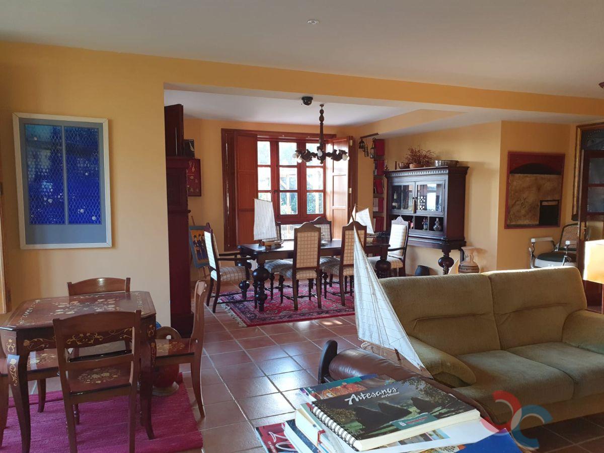 For sale of house in Combarro