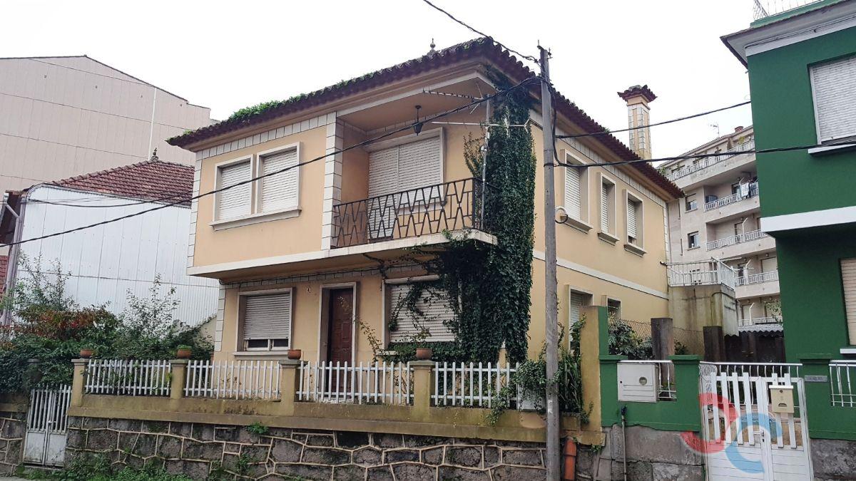 For sale of house in Cangas