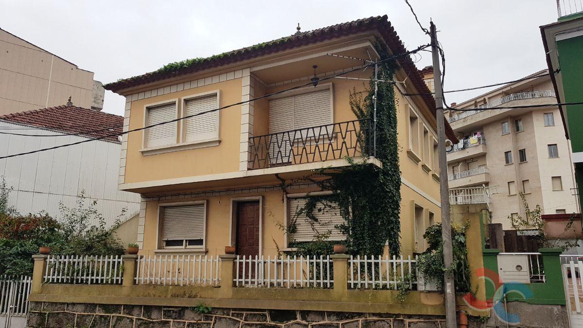 For sale of house in Cangas