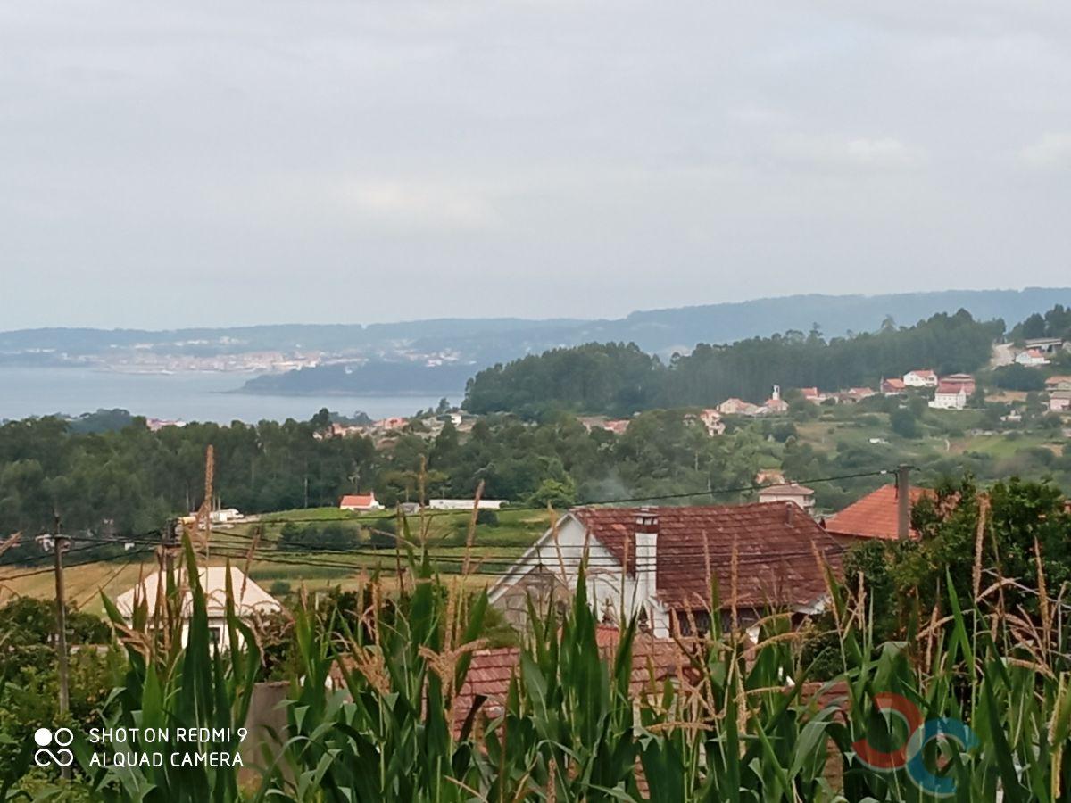 For sale of land in Marín