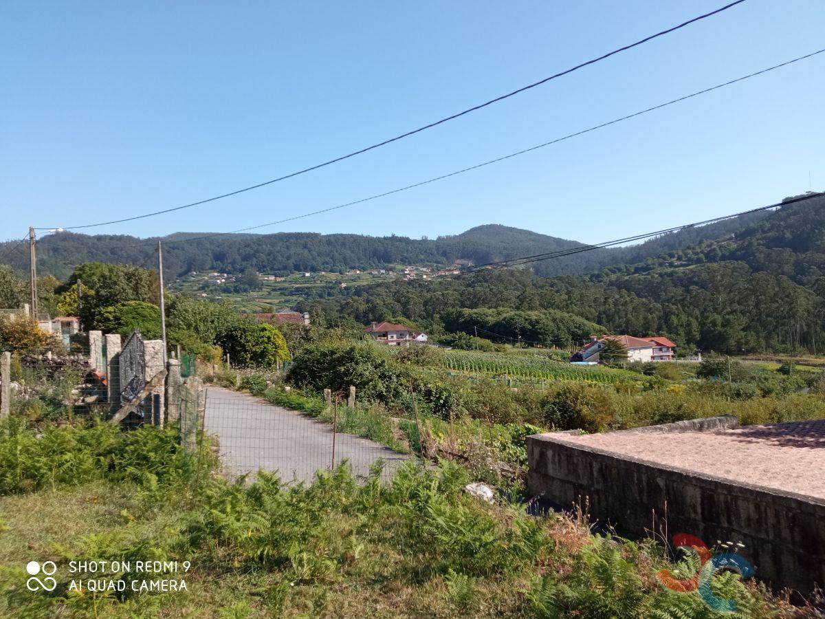 For sale of land in Marín