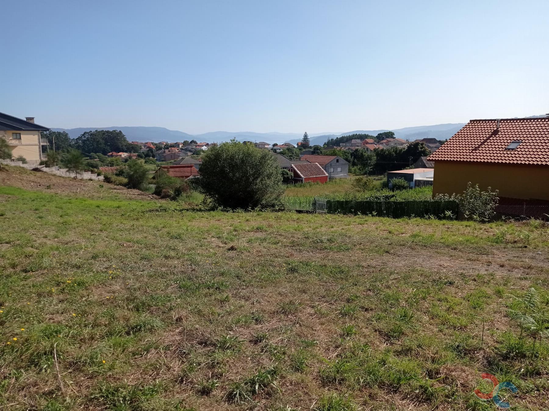 Venda de chão em Bueu