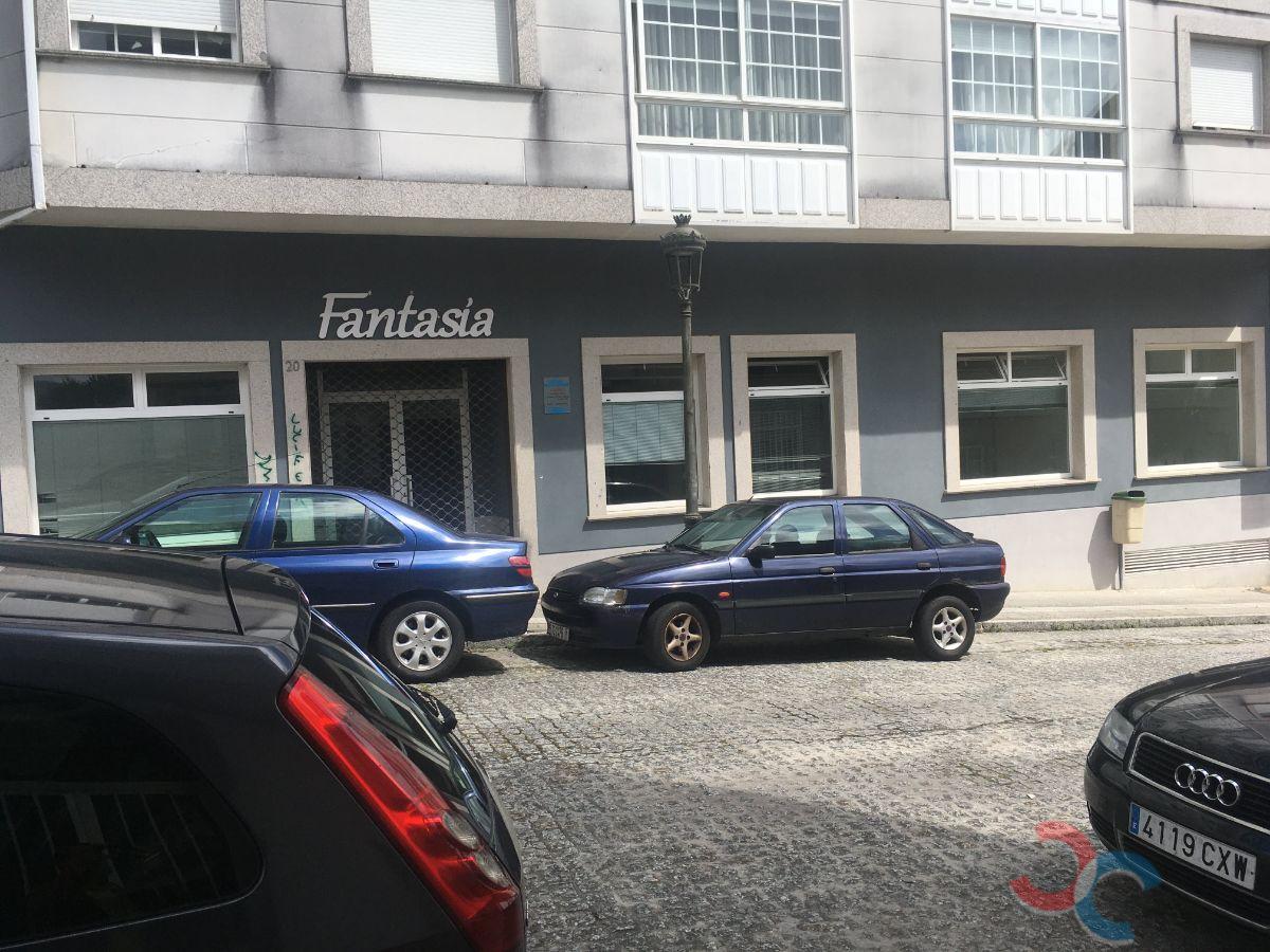 For sale of commercial in Caldas de Reis
