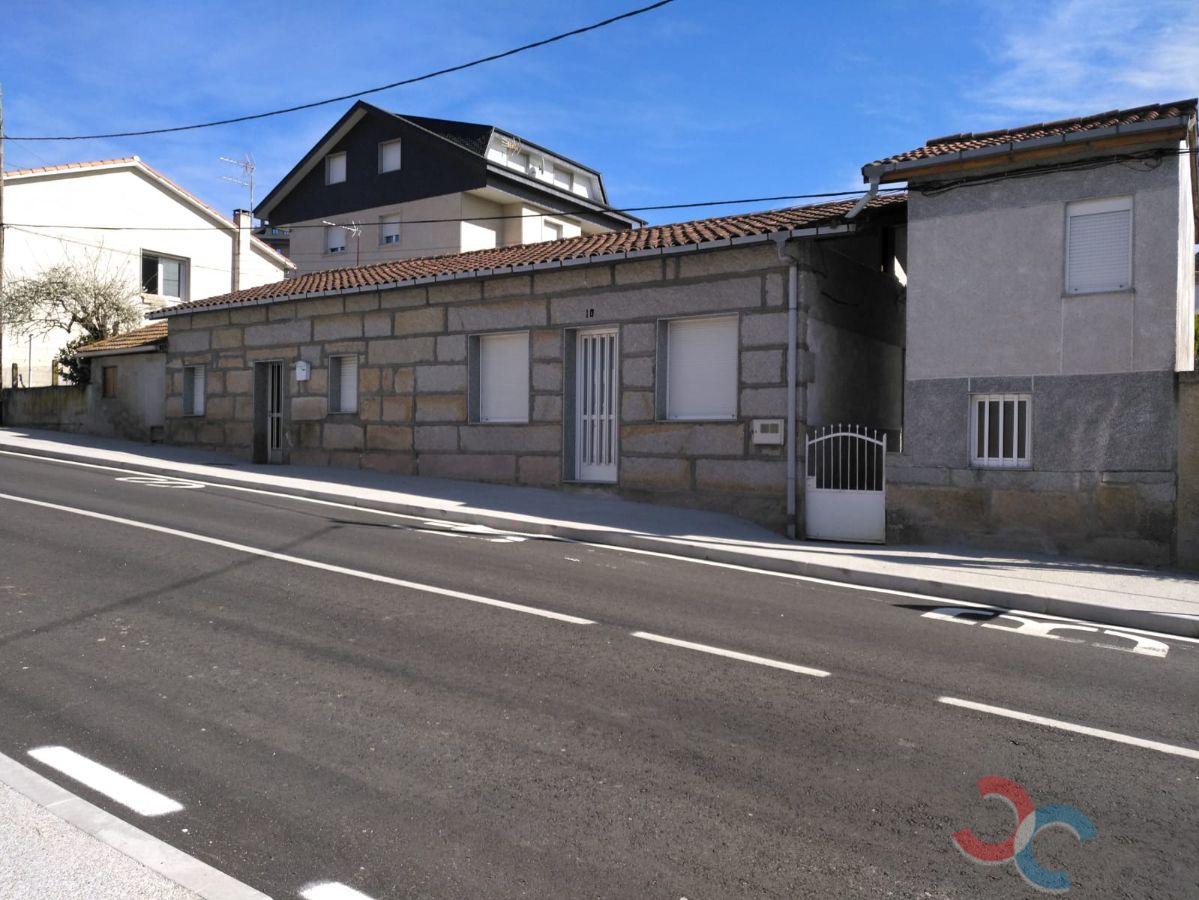 For sale of house in Ourense