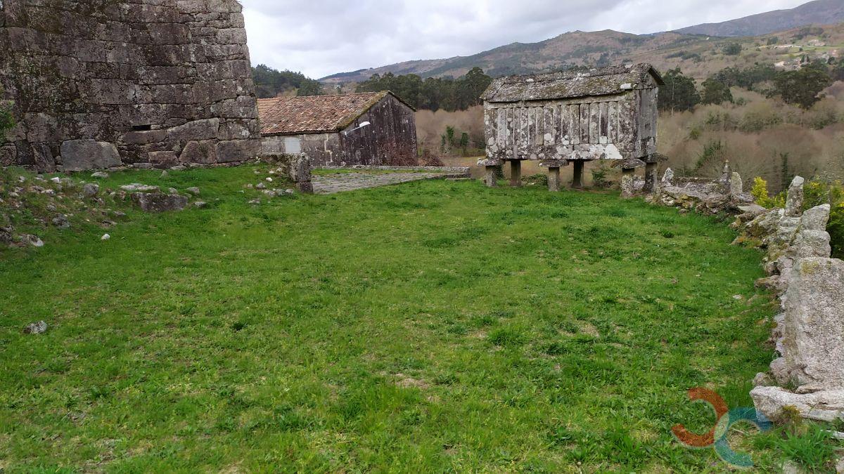 Venta de terreno en Cotobade