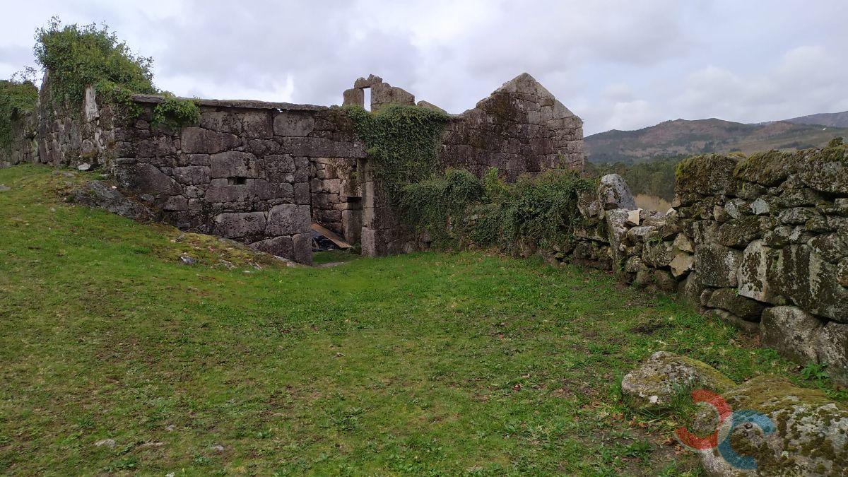 Venta de terreno en Cotobade