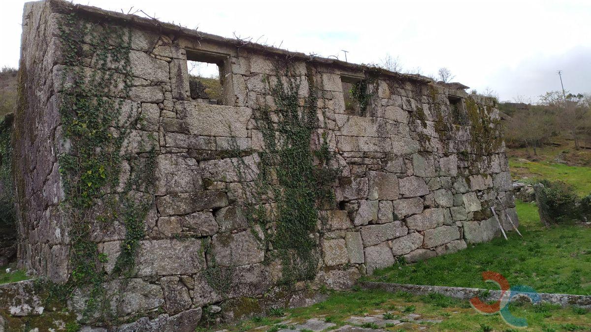 Venta de terreno en Cotobade