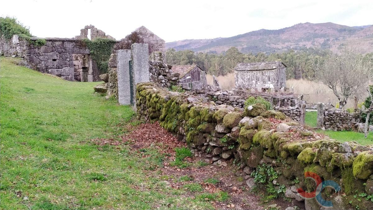 Venta de terreno en Cotobade